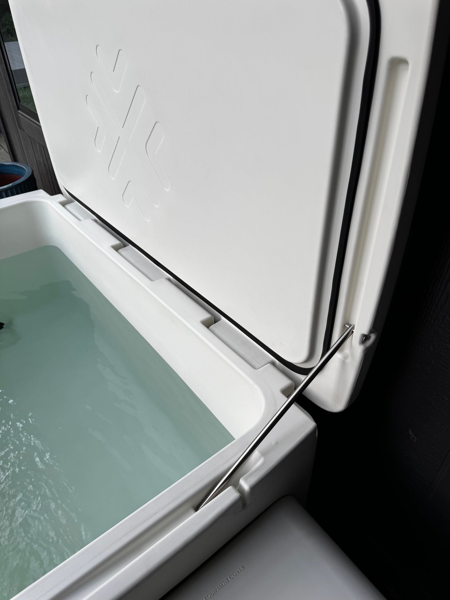 Barton DIY Cold Plunge Tub – Chiller-Ready Insulated Cold Tub with Equipment Housing